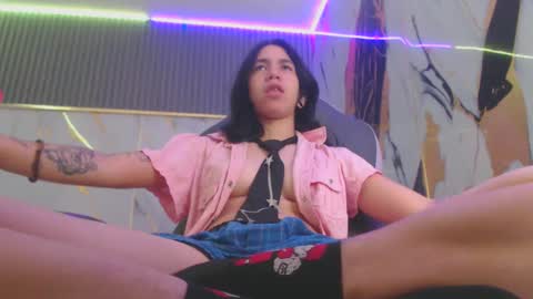 Snapshot of kelly_queenpussy chatting on 09-25-25, 08:12 KEY online show from 09-25-25, 08:12