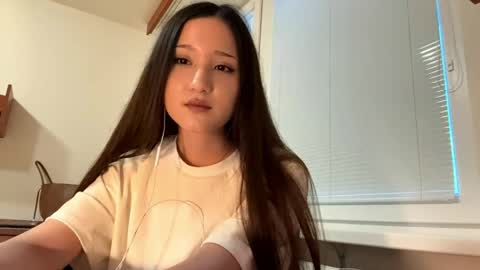 Snapshot of kellyleinonen chatting on 05-12-26, 06:05 Kelly online show from 05-12-26, 06:05