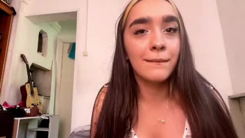 Snapshot of kellyleinonen chatting on 06-03-26, 08:17 Kelly online show from 06-03-26, 08:17