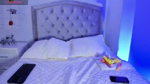 Snapshot of kellymillian_ chatting on 01-25-25, 04:03 kellyMillian online show from 01-25-25, 04:03