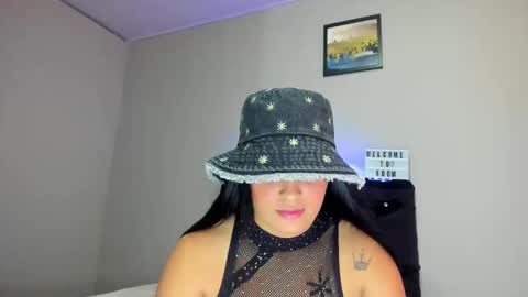 Snapshot of kellymillian_ chatting on 10-18-25, 07:14 kellyMillian online show from 10-18-25, 07:14