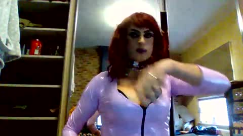 Snapshot of kellypvc1 chatting on 10-10-25, 03:44 kellypvc1 online show from 10-10-25, 03:44