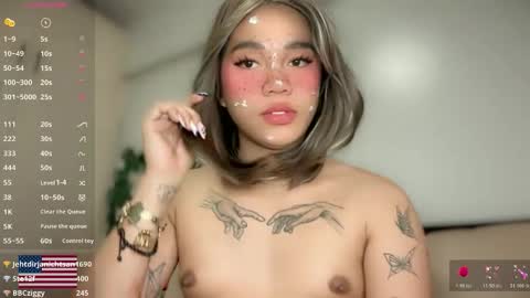 Snapshot of kellysexxie chatting on 04-07-26, 06:14 Kelly Smith online show from 04-07-26, 06:14