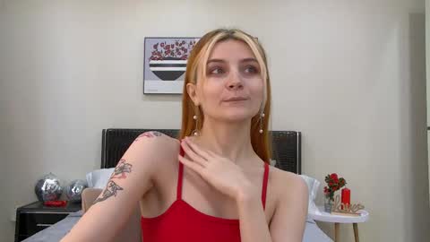 Kelly Stoneys online show from 03-09-25, 05:55