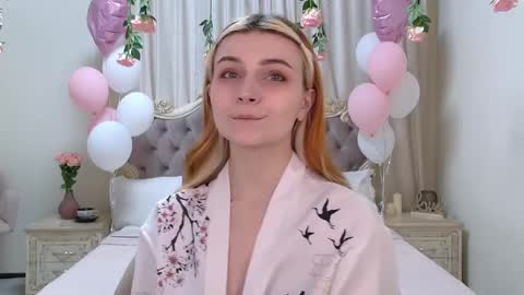 Kelly Stoneys online show from 03-11-25, 05:35