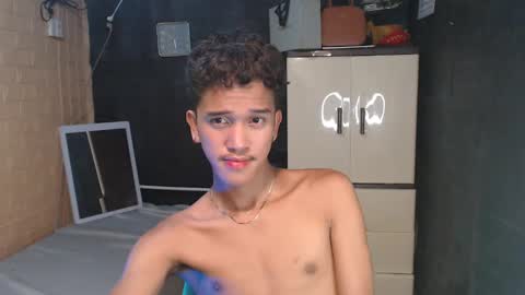 Snapshot of ken_bigcockxx chatting on 02-06-25, 10:00 Ken online show from 02-06-25, 10:00