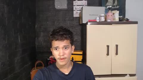 Snapshot of ken_bigcockxx chatting on 02-17-25, 11:44 Ken online show from 02-17-25, 11:44