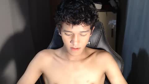 Snapshot of ken_bigcockxx chatting on 09-12-25, 01:00 Ken online show from 09-12-25, 01:00
