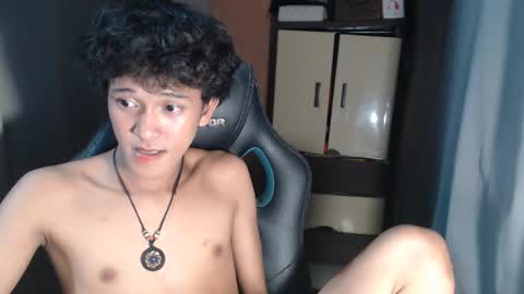 Snapshot of ken_bigcockxx chatting on 10-06-25, 03:53 Ken online show from 10-06-25, 03:53