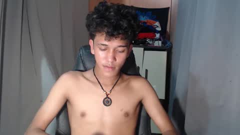 Snapshot of ken_bigcockxx chatting on 10-20-25, 05:30 Ken online show from 10-20-25, 05:30