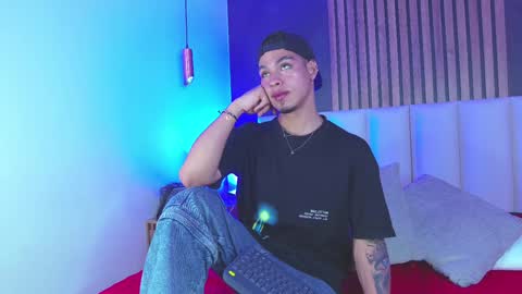   online show from 02-04-25, 03:44