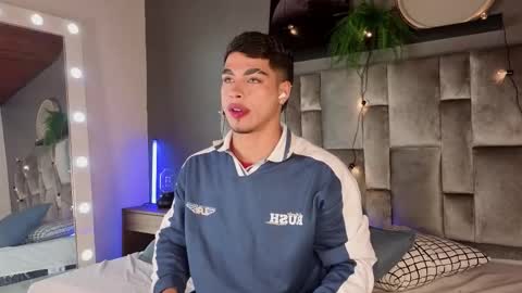   online show from 10-09-25, 02:53