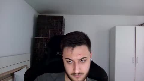 Snapshot of kenan_10 chatting on 05-04-26, 12:45 kenan online show from 05-04-26, 12:45