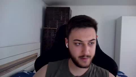 Snapshot of kenan_10 chatting on 05-06-26, 12:21 kenan online show from 05-06-26, 12:21