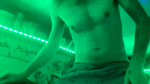 Snapshot of kencam70 chatting on 04-18-26, 04:38 kencam70 online show from 04-18-26, 04:38