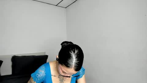 Kendal online show from 04-27-26, 03:10