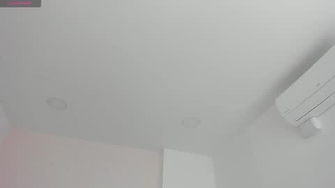 Kendall online show from 09-11-25, 04:34