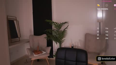 Snapshot of kendall_risex chatting on 09-17-25, 12:07 KENDALL IG 1ken 1ken online show from 09-17-25, 12:07