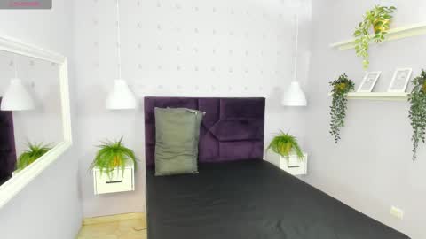 Snapshot of kendallbleer chatting on 02-19-25, 11:17 kendallbleer online show from 02-19-25, 11:17