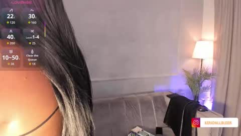 Snapshot of kendallbleer chatting on 10-16-25, 01:17 kendallbleer online show from 10-16-25, 01:17