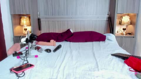 Kendal online show from 12-24-24, 03:37