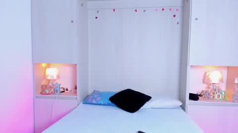 Kendal online show from 12-18-25, 12:44