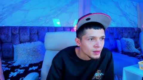 Kendall and Taylor online show from 04-08-26, 02:55