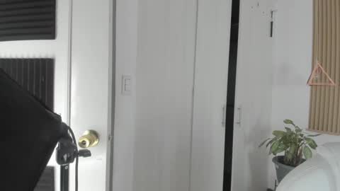 Kendall  online show from 10-03-25, 02:36