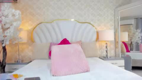 Kendal  online show from 02-21-26, 09:49