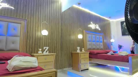 Snapshot of kendra_london chatting on 11-07-25, 09:09 Kendra London online show from 11-07-25, 09:09