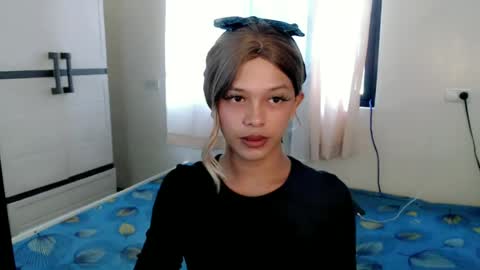 kendra_lunaxx online show from 06-18-26, 02:12