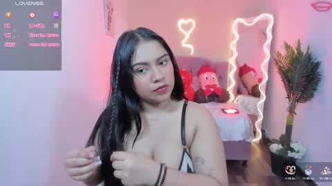 Snapshot of kendra_tay chatting on 02-15-25, 03:42 kendra online show from 02-15-25, 03:42