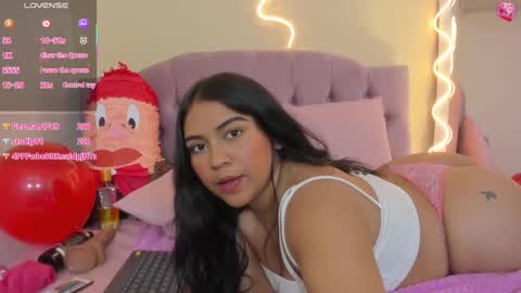 Snapshot of kendra_tay chatting on 02-17-25, 06:20 kendra online show from 02-17-25, 06:20