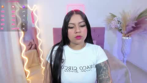 Snapshot of kendra_tay chatting on 11-27-25, 03:19 kendra online show from 11-27-25, 03:19