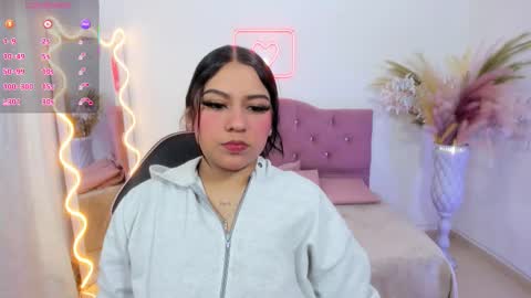 Snapshot of kendra_tay chatting on 12-01-25, 03:00 kendra online show from 12-01-25, 03:00