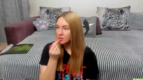 Snapshot of kendra_xx_ chatting on 11-27-25, 11:40 Kendra online show from 11-27-25, 11:40