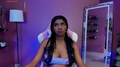 kendrachavez_ online show from 11-03-25, 10:42