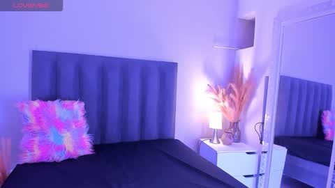 kendrachavez_ online show from 12-04-25, 09:45