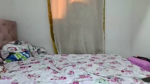 Snapshot of keniakiss chatting on 06-12-26, 10:30 online show from 06-12-26, 10:30