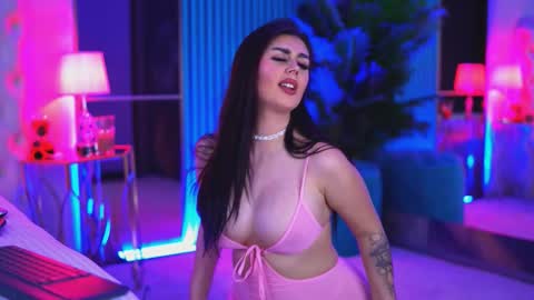 Kendra online show from 12-20-25, 02:46