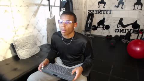 Snapshot of kenny_thompson_ chatting on 02-27-26, 08:42 Kenny Thompson online show from 02-27-26, 08:42