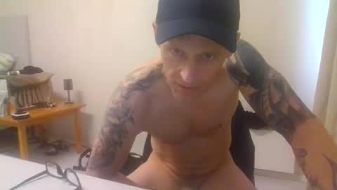 Snapshot of kennyboyk chatting on 05-03-26, 03:18 kennyboyk online show from 05-03-26, 03:18