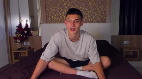 Snapshot of kenter_parker chatting on 01-04-25, 06:09 Peter     online show from 01-04-25, 06:09
