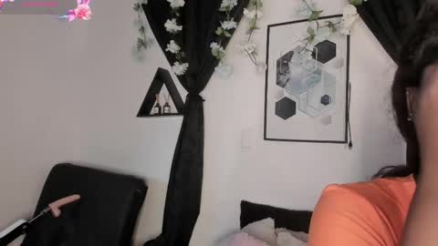 Snapshot of kentha_mitchellss chatting on 04-27-26, 11:19 KENTHA online show from 04-27-26, 11:19