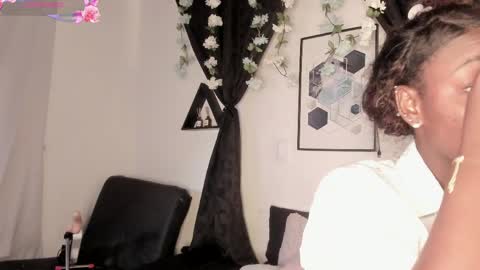 Snapshot of kentha_mitchellss chatting on 04-30-26, 10:54 KENTHA online show from 04-30-26, 10:54