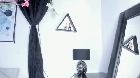 Snapshot of kentha_mitchellss chatting on 05-08-26, 10:42 KENTHA online show from 05-08-26, 10:42