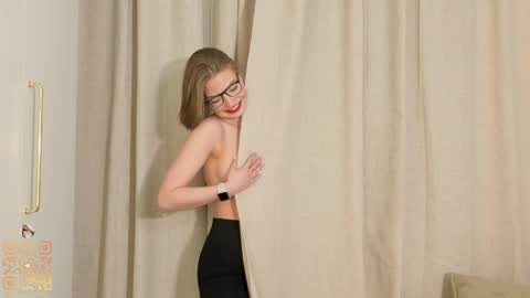 Lisa online show from 04-18-26, 07:58