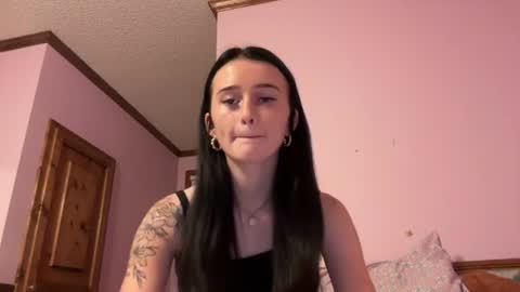 Snapshot of kenzbenz100 chatting on 06-23-26, 02:53 kenzbenz100 online show from 06-23-26, 02:53