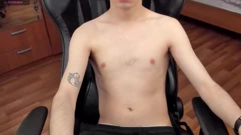 Looking for a moderator I PVT IS OPEN online show from 10-11-25, 11:09