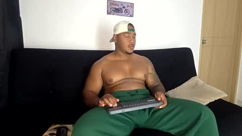 Snapshot of kerlinn2711 chatting on 07-27-26, 01:01 dany wolf002 online show from 07-27-26, 01:01
